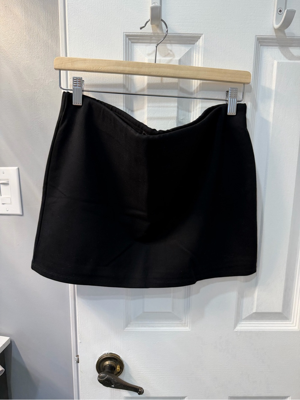 Aritzia TEN Black Mini Skirt Size Large Like New